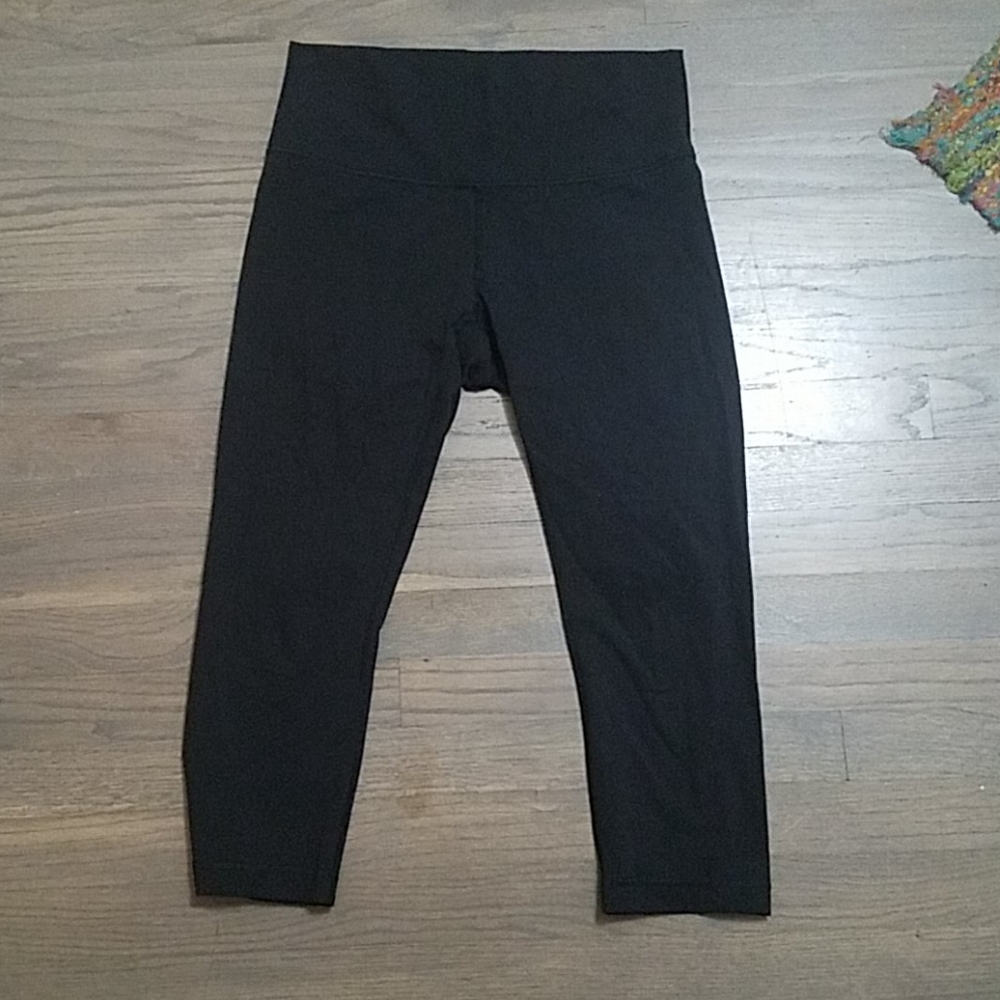 lululemon wunder train crop leggings NO PILILING like new